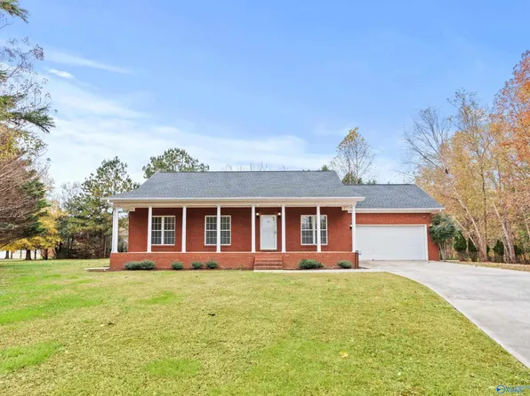 51 Brookwood Dr, Fayetteville, TN 37334