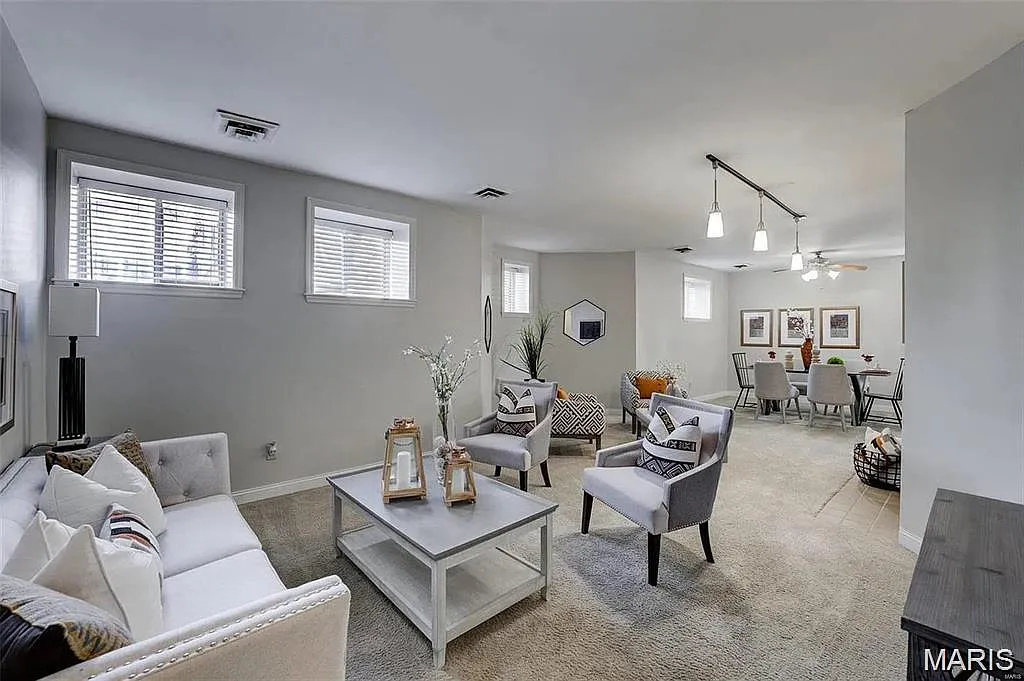 3 bed, 2.0 bath, 1400 sqft, $1,750 — Photo 2