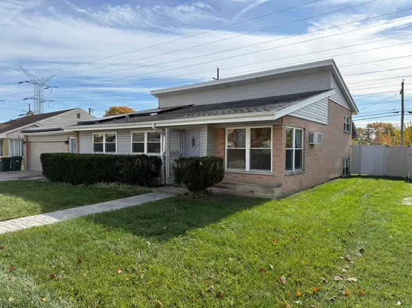 5701 Emerson St, Morton Grove, IL 60053