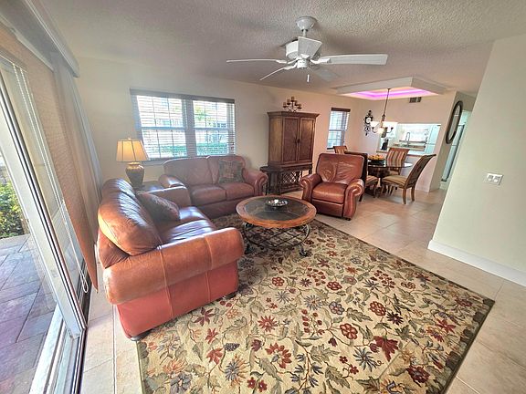 4th image of 311 Waterside Drive #9c