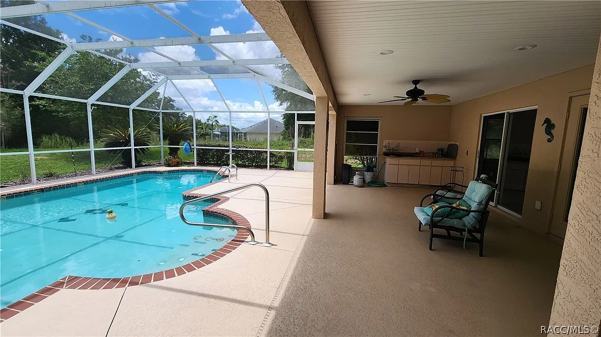 3 bed, 2.0 bath, 2163 sqft, $3,000 — Photo 4