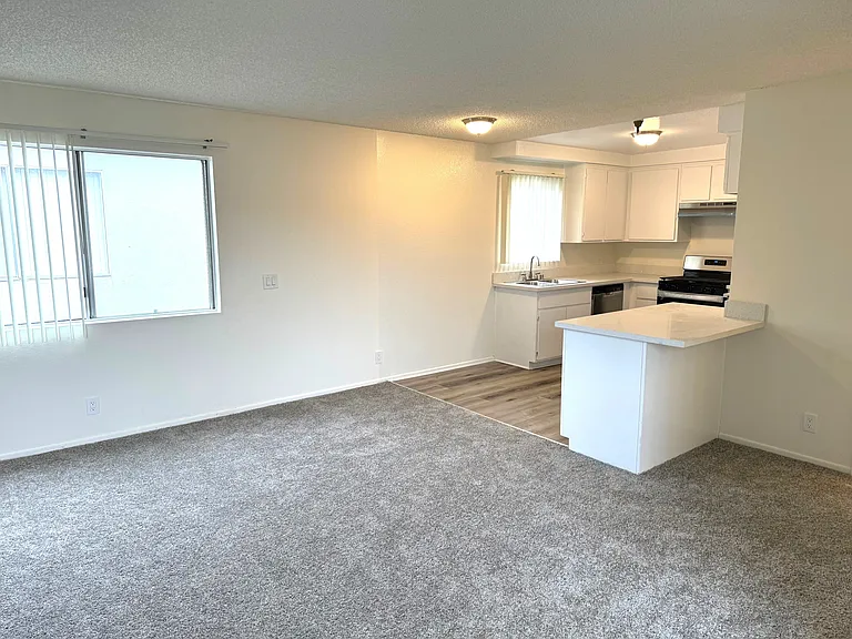 Cordary Apartments — Photo 3