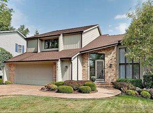 131 White Oak Dr, Wheaton, IL 60187