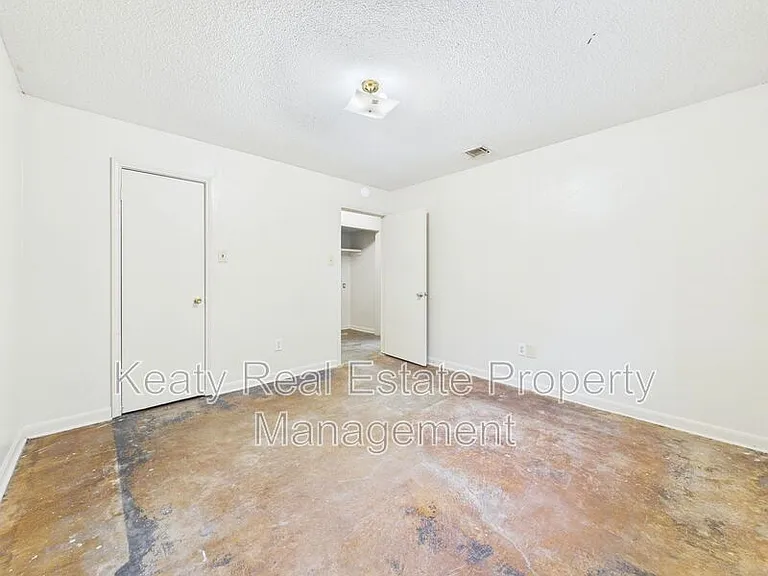 102 Dorchester St #A — Photo 11
