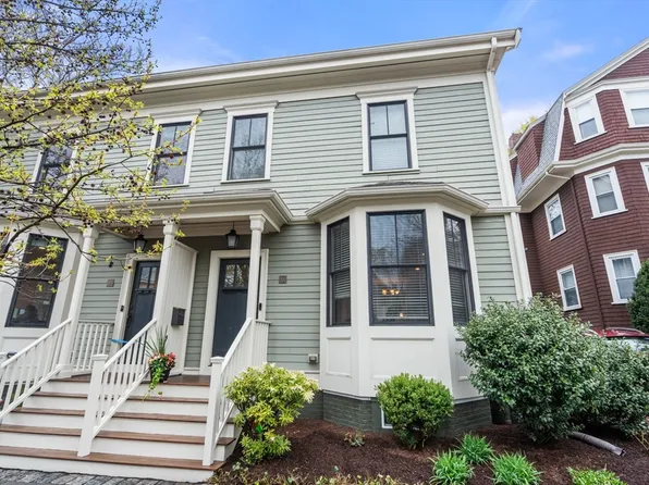 221 Freeman St, Brookline, MA 02446
