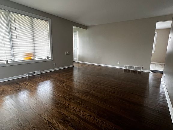 5th image of 15971 Marion Dr
