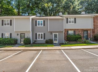 3188 Heathstead Pl, Charlotte, NC 28210