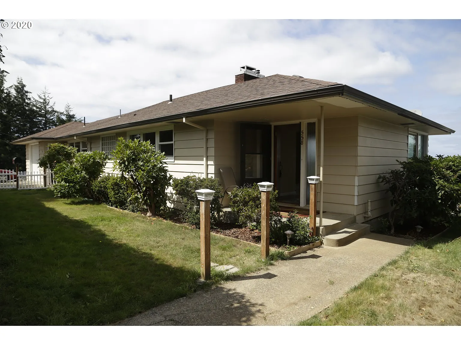 558 Fir Ave photo 1