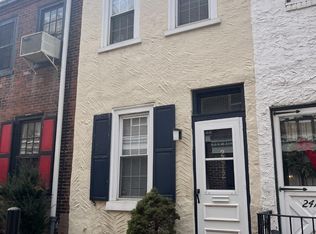 2412 Manning St, Philadelphia, PA 19103