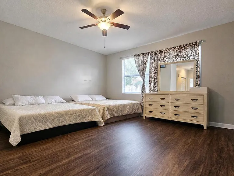 2481 SE Berkshire Blvd — Photo 5