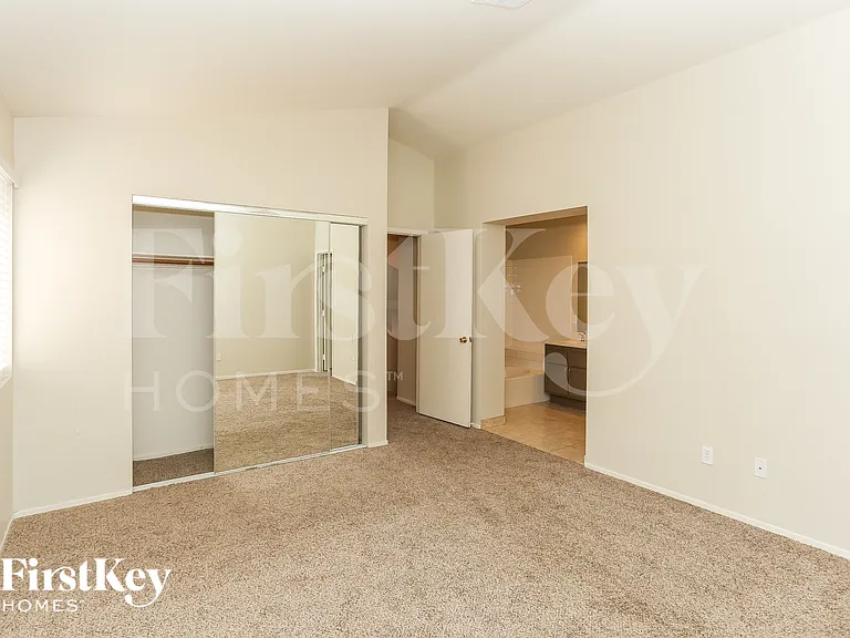 1673 Black Hills Way — Photo 12