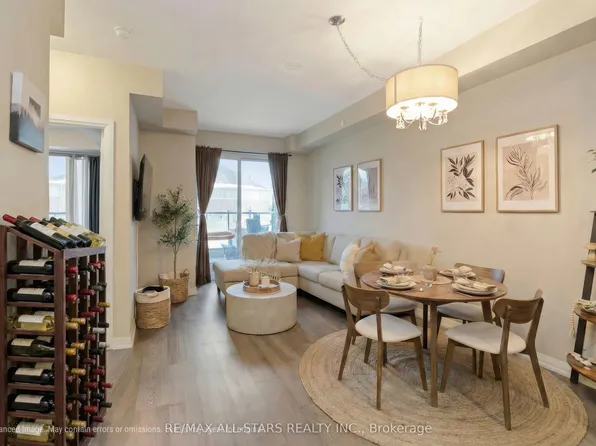 9560 Markham Rd #221, Markham, ON L6E 0T9