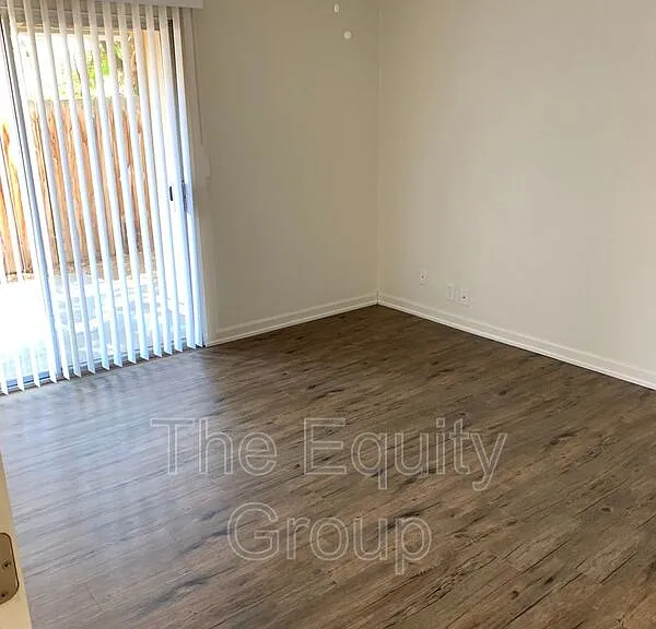 3912 W Meadow Ave — Photo 16