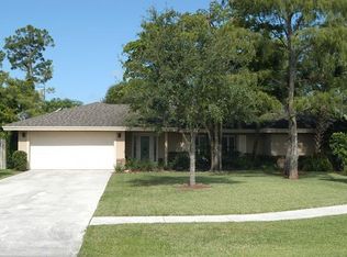 639 Bluebell Ct, Wellington, FL 33414