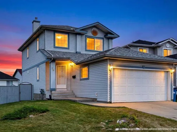 74 NW Anaheim Gdns NE, Calgary, AB T1Y 7C8