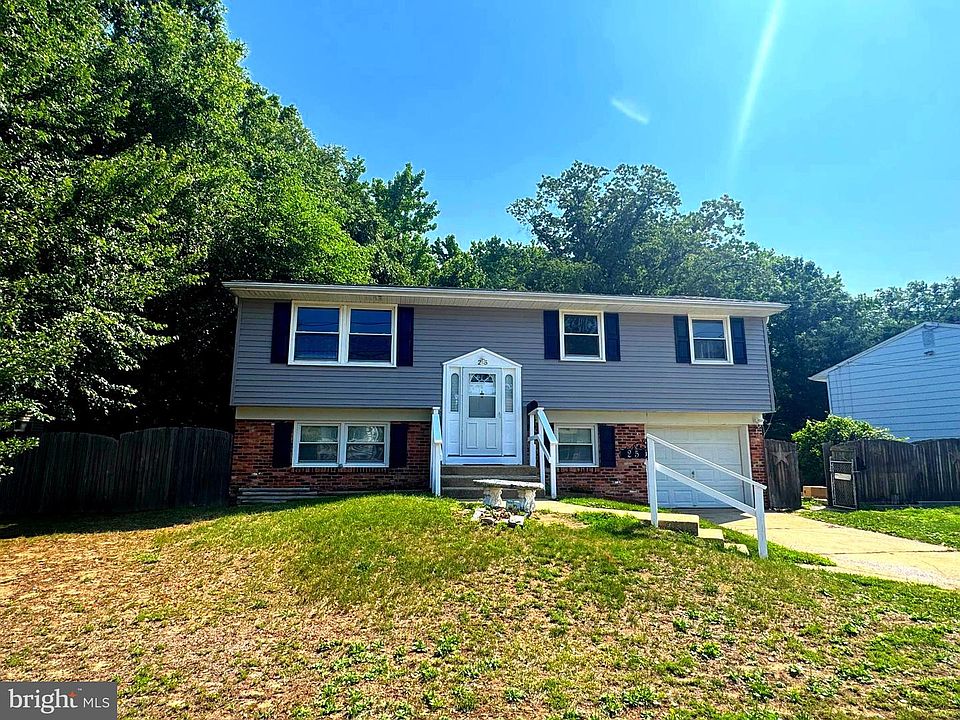 1st image of 25 Walnut Dr