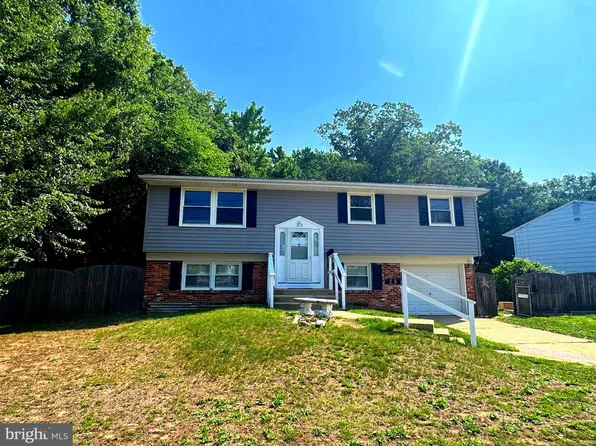 25 Walnut Dr, Burlington, NJ 08016