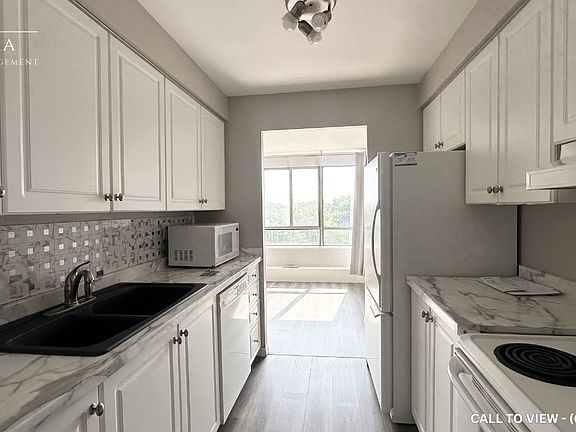 2nd image of 570 Proudfoot Ln #705