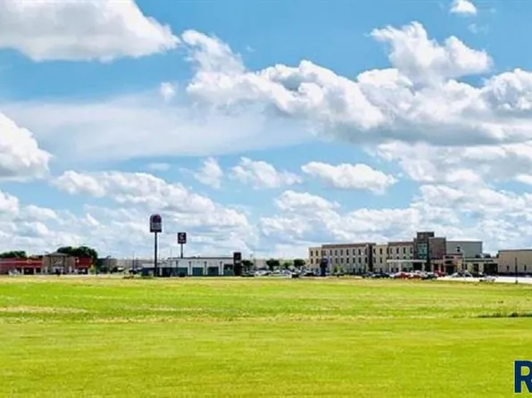 3 Wilbert Ct, Brookings, SD 57006