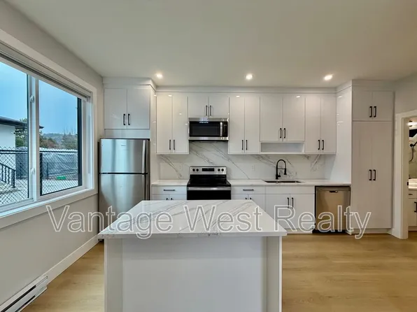 1665 Highland Dr N, Kelowna, BC V1Y 4K6