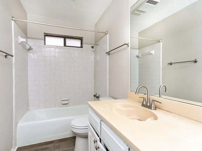 7456 Cross Ridge Cir — Photo 16