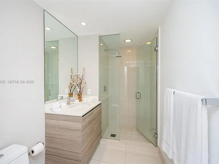 121 NE 34th St #1408 — Photo 18