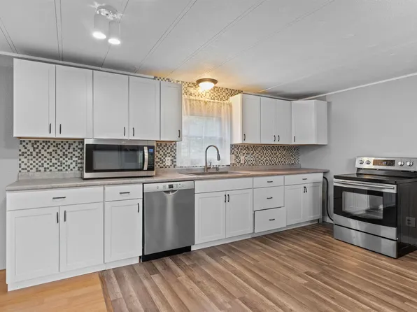 11 S Cranberry Lane, Rochester, NH 03867