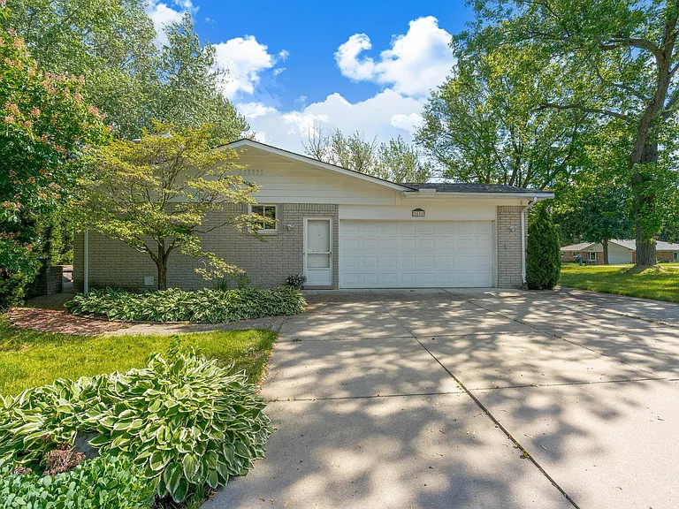 2611 Colby Dr — Photo 5