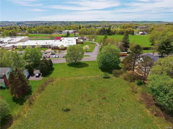 32 East St, Skaneateles, NY 13152