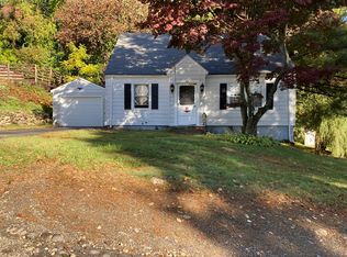 28 Royal Rd, Worcester, MA 01603