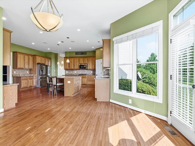 6110 Holter Rd — Photo 22