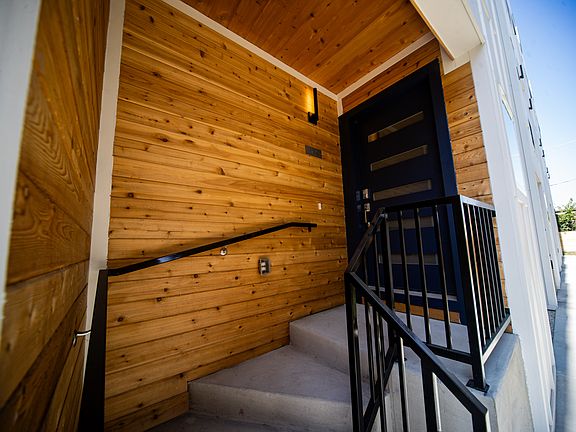 2nd image of 2804 Weisenberger St #241