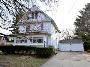418 Ford St, Geneva, IL 60134