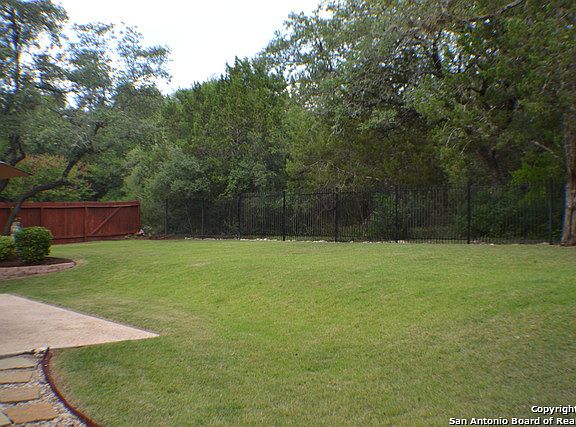 2nd image of 2516 Melville Ln