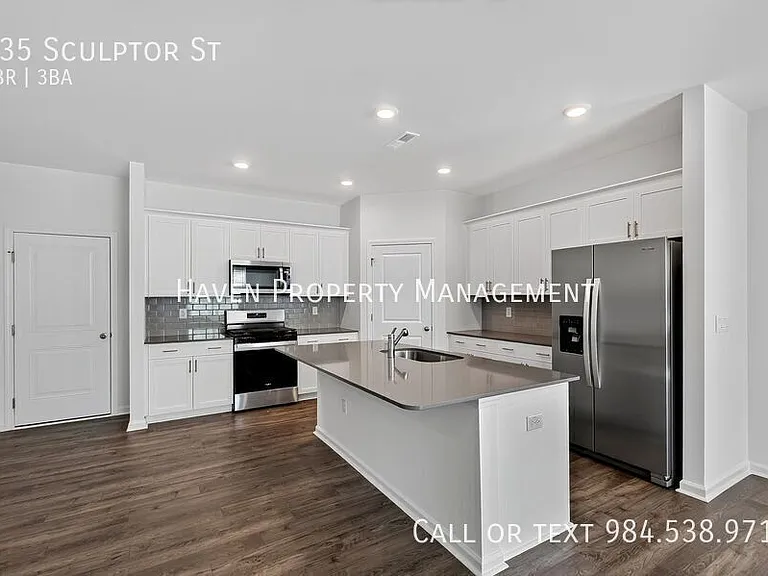 935 Sculptor St — Photo 8