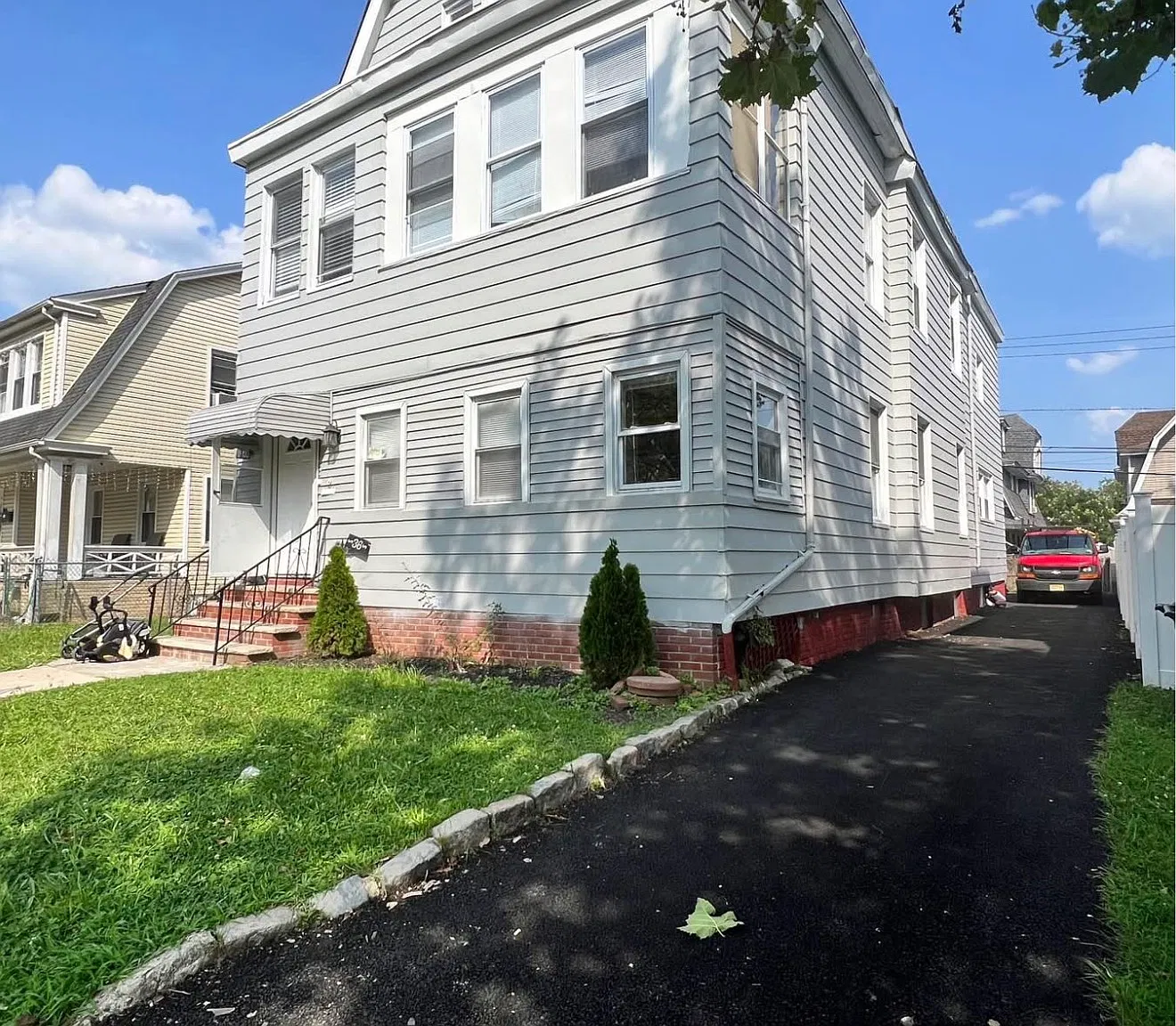 4 bed, 1200 sqft, $2,700 — Photo 2