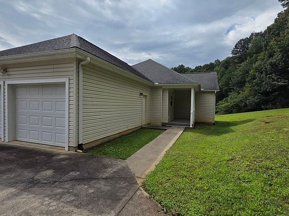 4th image of 1174 Buchanan Loop Rd