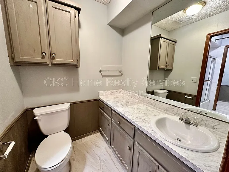8712 Rayburn Ave — Photo 18