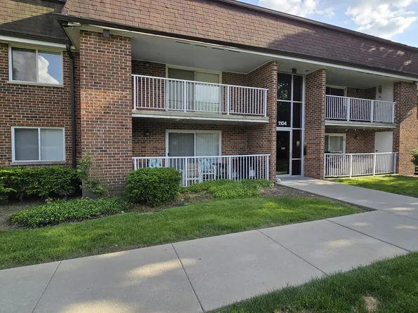 1104 Mercury Dr Unit 2B, Schaumburg, IL 60193