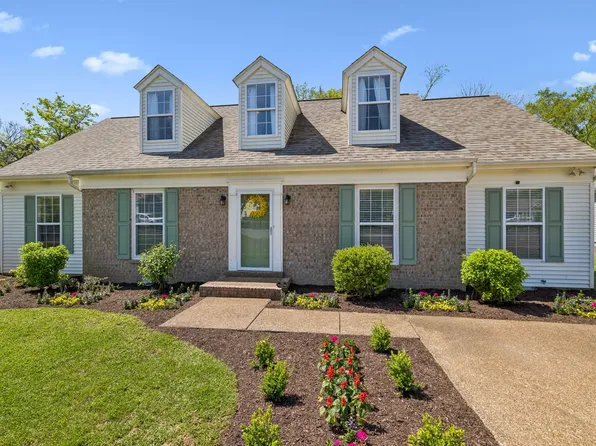 1321 Branchside Ct, Thompsons Station, TN 37179