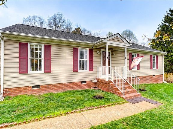 3rd image of 6168 Rosemary Dr