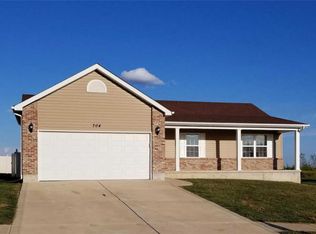 704 Aragorn Ln, Wright City, MO 63390