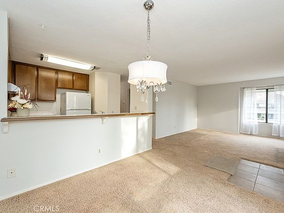 5th image of 25728 View Pointe