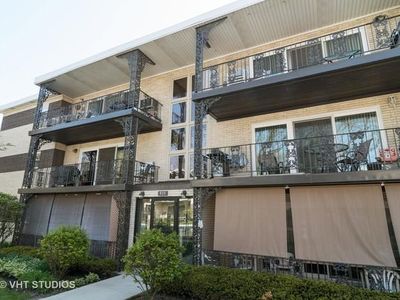 935 8th Ave APT 3, La Grange, IL, 60525