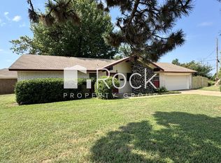 657 Moraine Ave, Midwest City, OK 73130