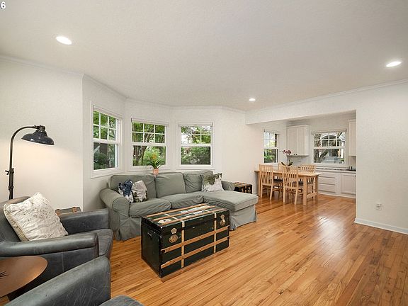 4th image of 2555 NW Savier St APT 18