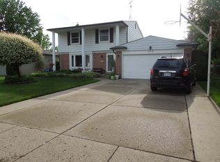 33715 Elford Dr, Sterling Heights, MI 48312