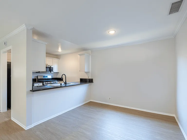 5302 Colodny Ave — Photo 15