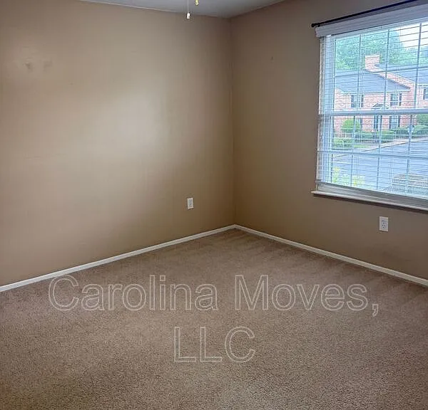 925 Cleveland St #102 — Photo 8