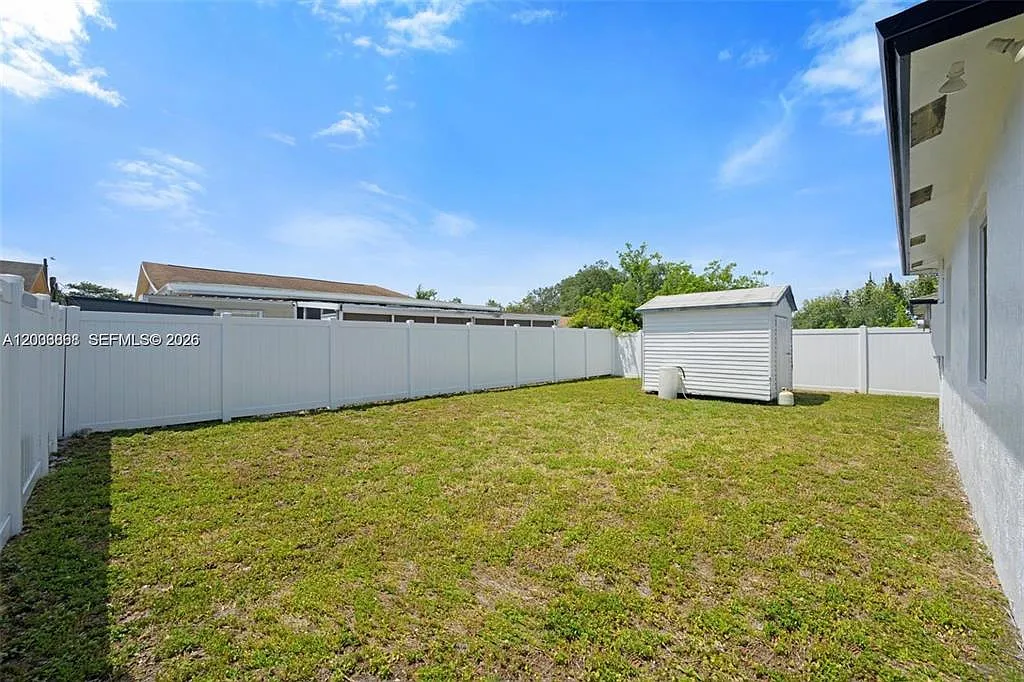 3 bed, $3,800 — Photo 1
